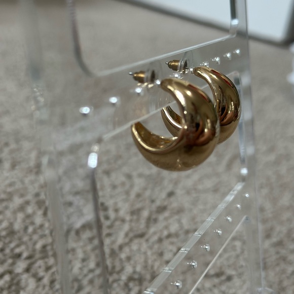 NWOT House of Harlow 1960 Gold Hoop Earrings - Picture 4 of 8